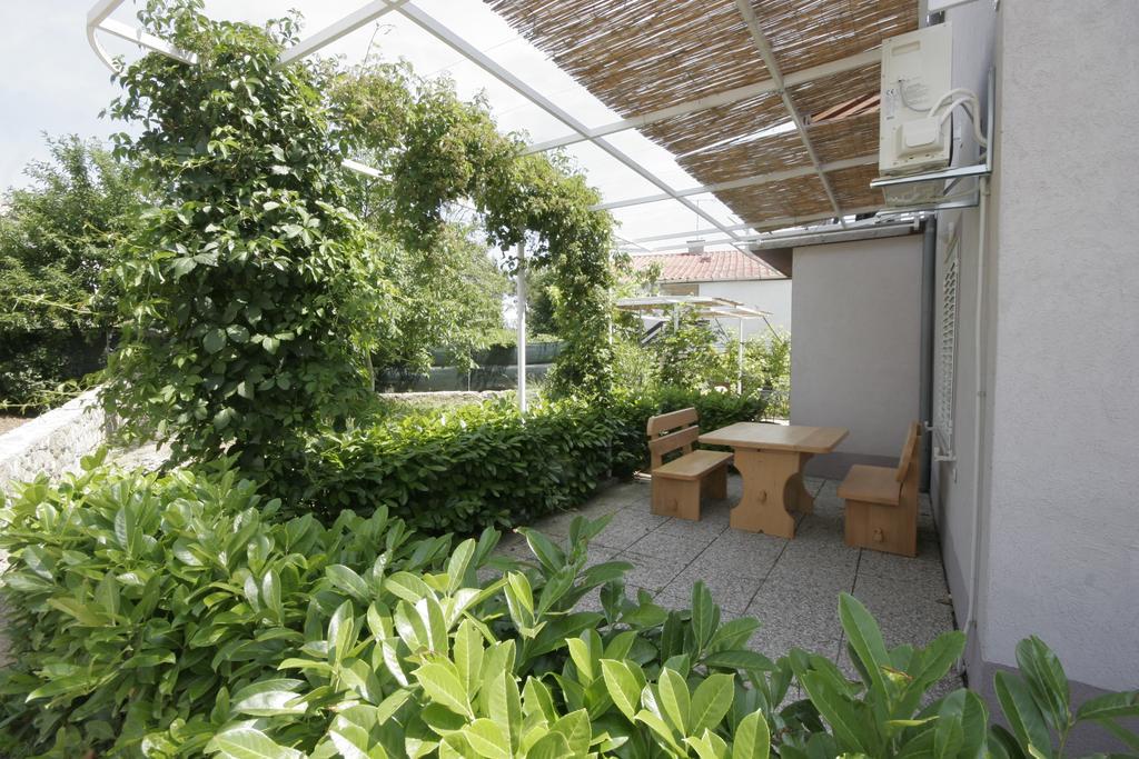 Apartments Irena Krk Крк Екстер'єр фото