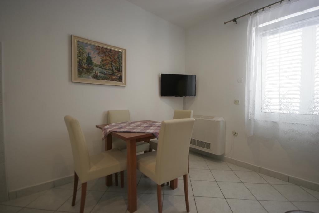 Apartments Irena Krk Крк Екстер'єр фото