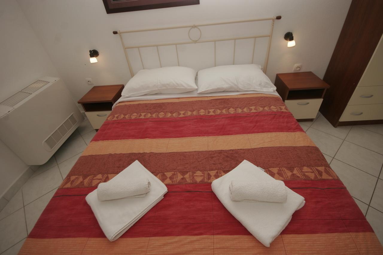 Apartments Irena Krk Крк Екстер'єр фото